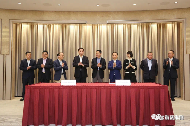 鹏瑞地产徐航彪悍人生!娇妻年轻貌美,房子卖马云又迎吴向东