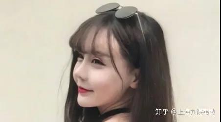 怎么拥有好看的下颌线 v2-9be39f95996b787198e00b7d64da82e4_r.jpg