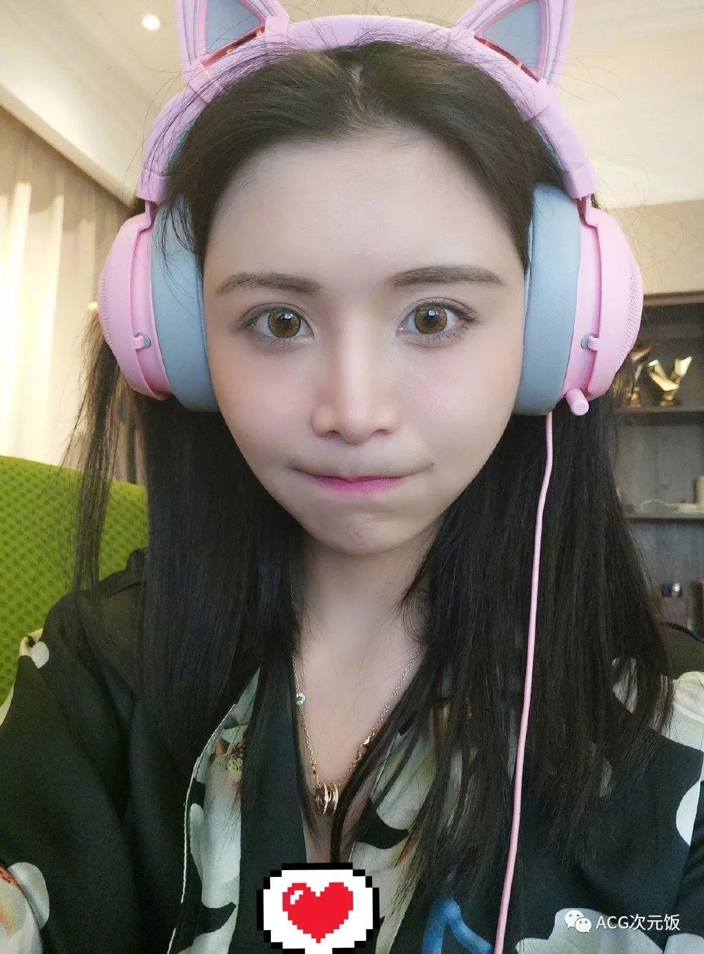 陈一发秀唯美自拍照却捂着额头发际线太高还是发烧了