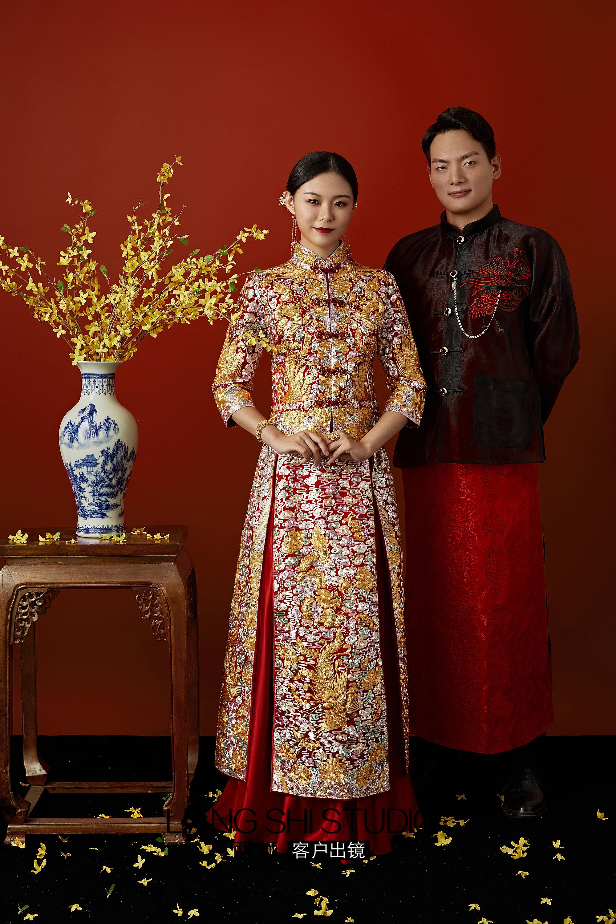 喜欢的样片去拍我觉得中式风格的要纯色背景拍一组 带有实景的拍一组