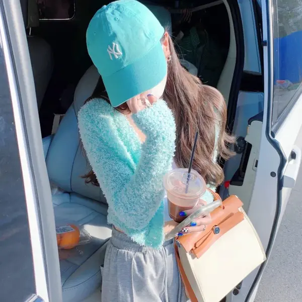 让人一眼就爱上的正能量微信头像女(共16张)