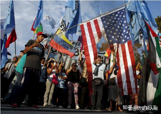 在整个南美,即便是巴西,也是直到1985年才结束了军政府状态,还政于民