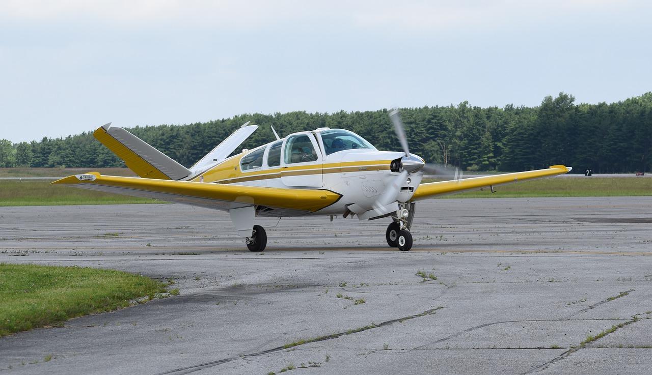 4. 跑道铺设材料