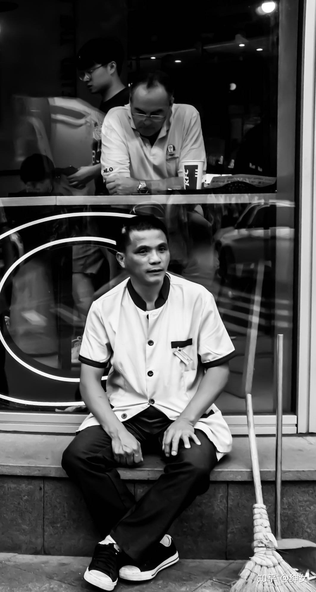 社会底层人物的生活是怎样的? - 知乎