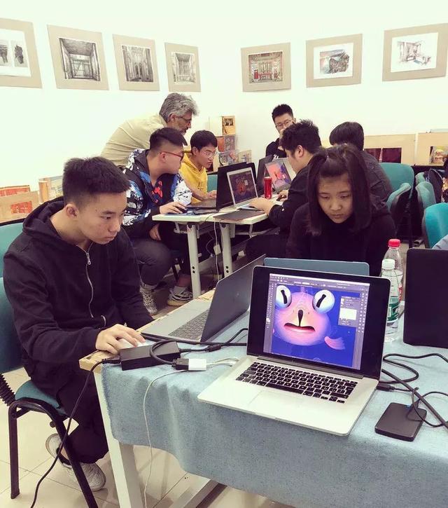 意大利留学laba美术学院平面设计教授大师课ai的基本用法