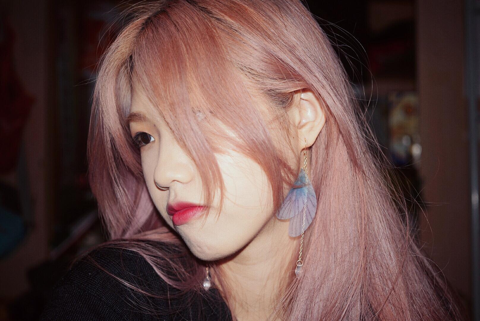 留粉红色头发是一种什么体验