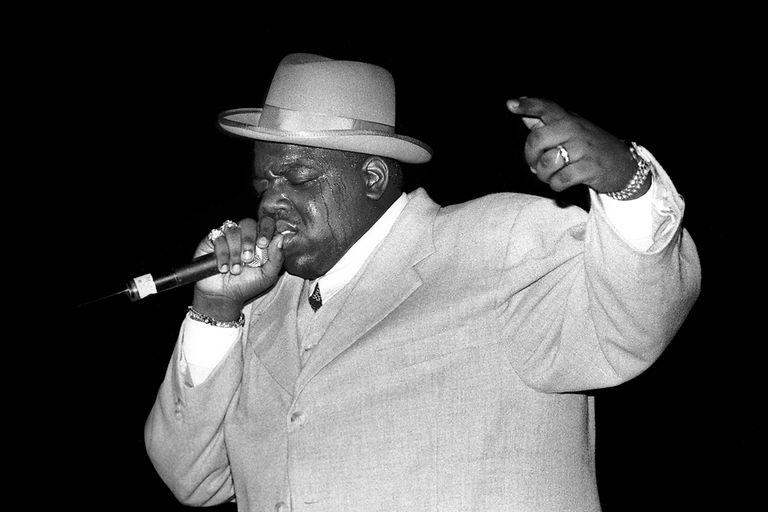 是的,big poppa有种al capone(禁酒令时期的著名匪帮头目)的审美.