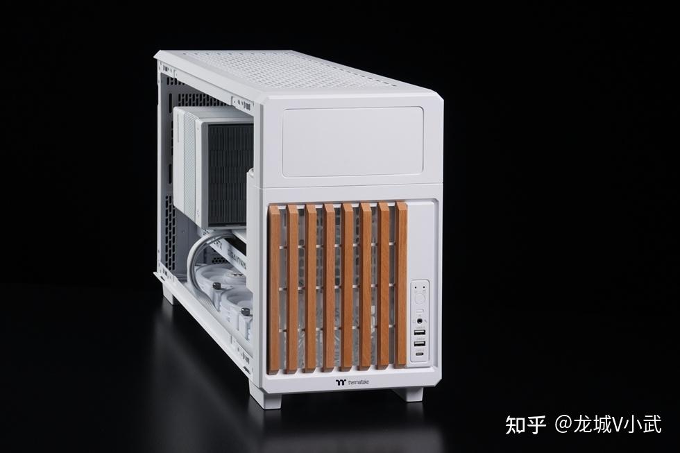 TT TR200 WS + 华硕 AYW B850M + 耕升 RTX 5070Ti 踏雪 装机分享!