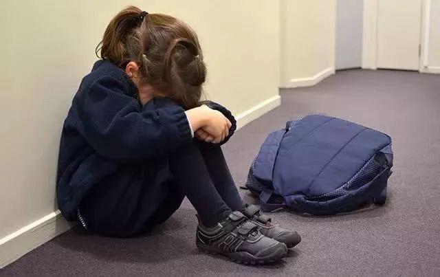 一定要看看这些就是孩子自卑的信号