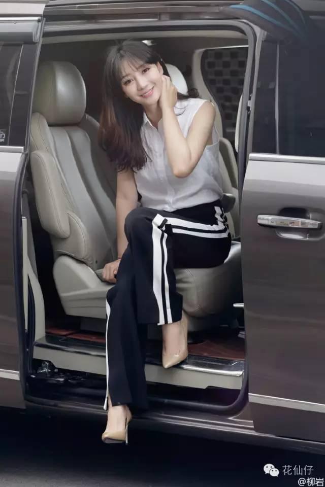 时髦办柳岩衣品low还是你对大胸有偏见