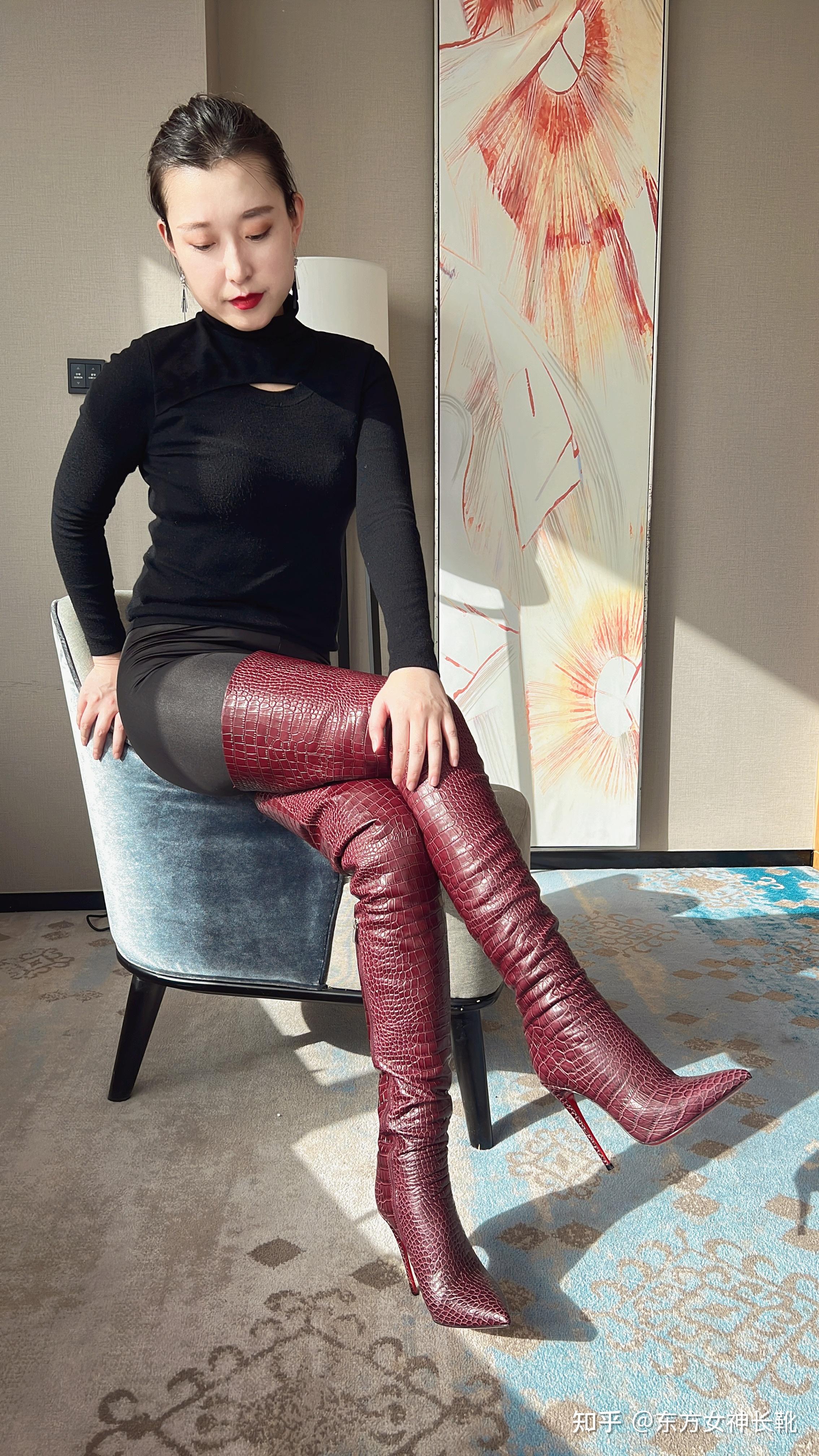 穿长筒靴怎么搭配裤子才好看