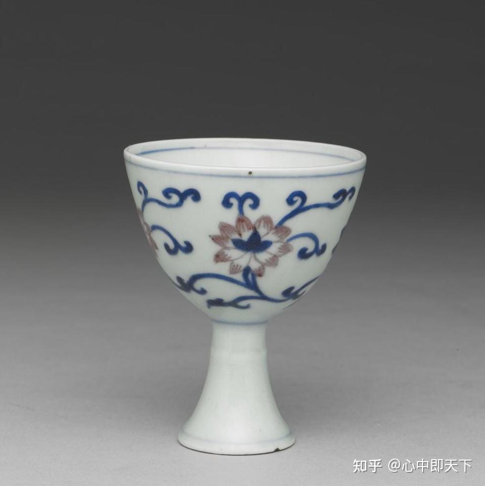 明成化景德镇御窑青花釉里红番莲纹高足杯