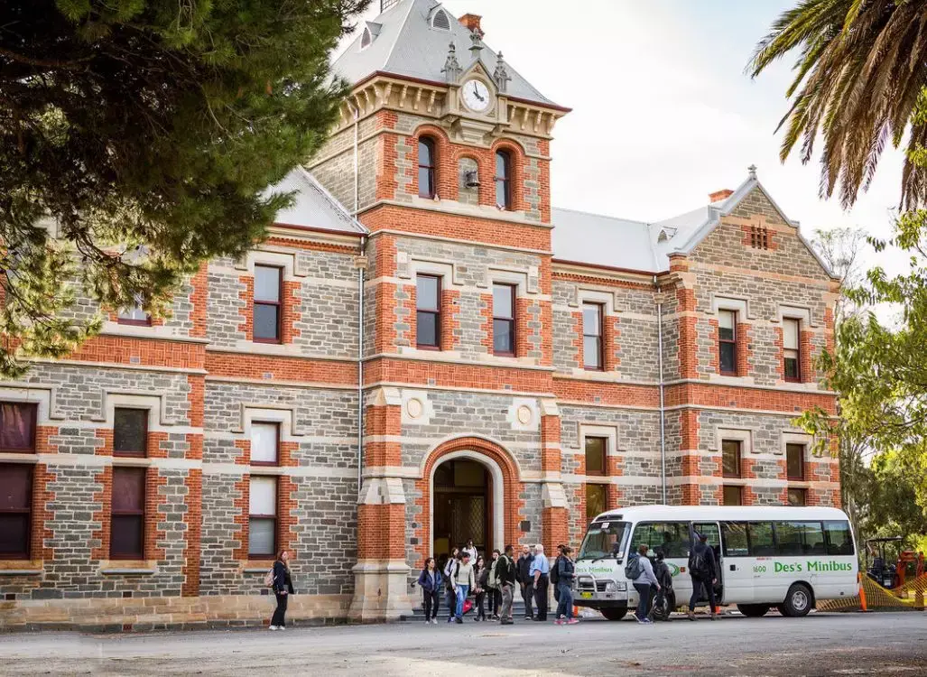 阿德莱德市所属联盟:21世纪学术联盟,澳大利亚八校联盟,砂岩学府等