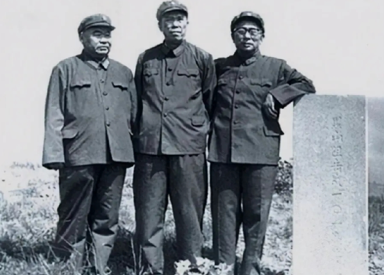 黑山阻击，师长劝梁兴初离开前线：你要不相信我，就撤了我 - 知乎