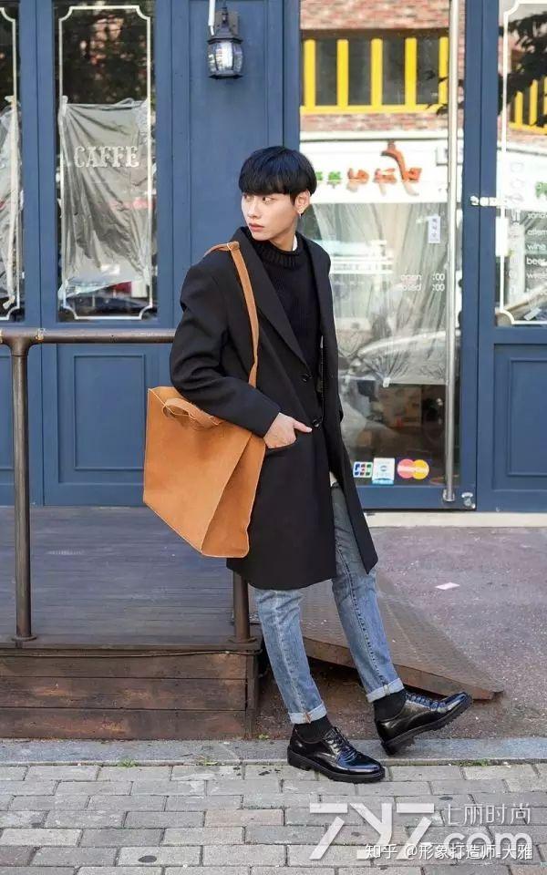 大学生男生黑色毛呢大衣怎么内搭?
