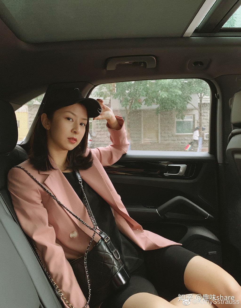 annysstrauss,私心给大家推荐的一位小姐姐,虽然粉丝