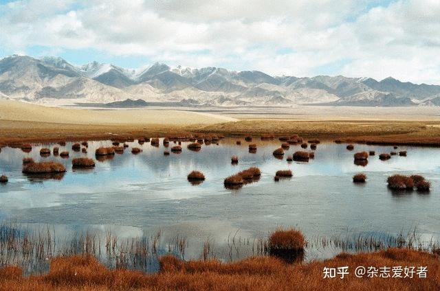 湖泊總面積1200平方米,佔保護區面積的2.