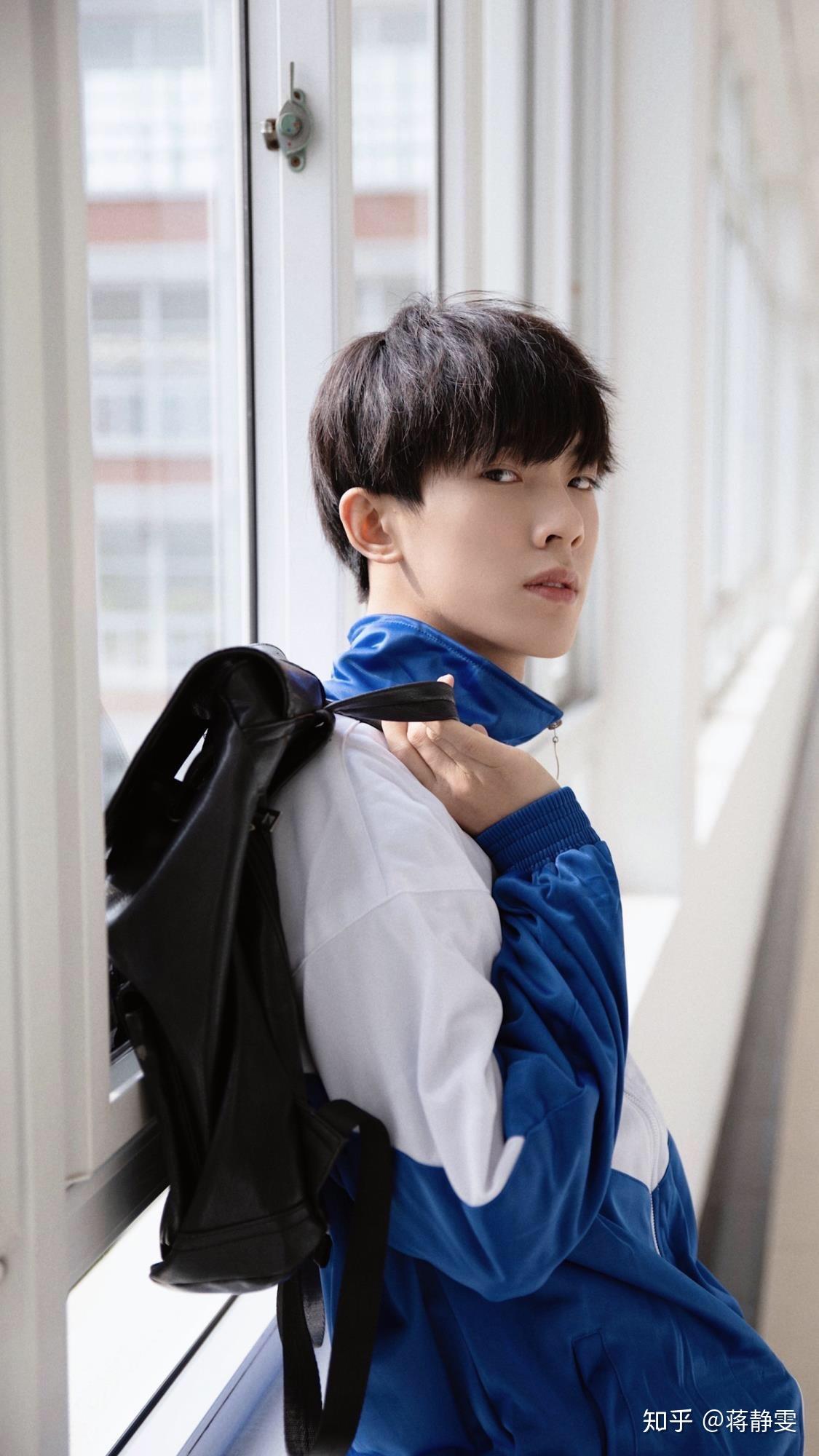 有没有人可以分享叶航成壁纸呢?