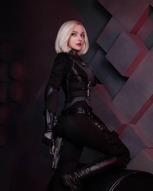 俄美女cos复联黑寡妇身材好颜值高超耐看