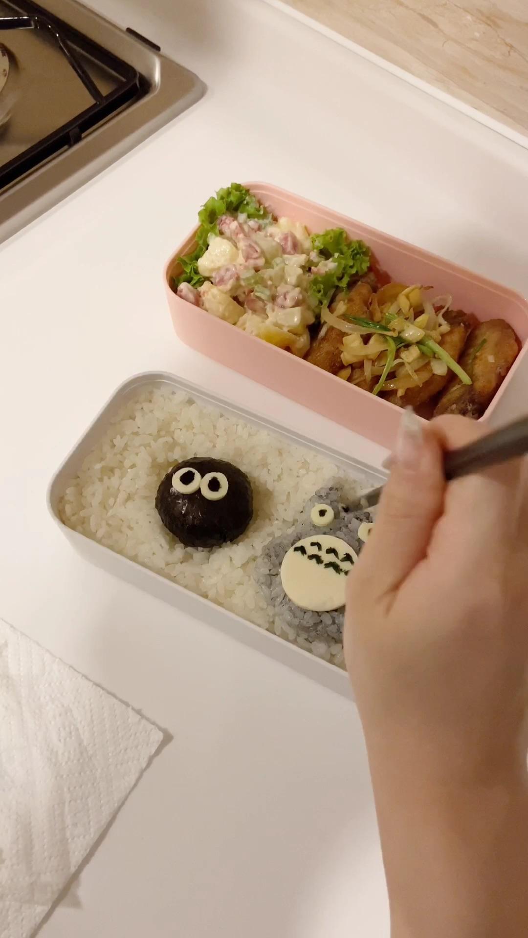 便利店女孩萌小茜ccc饭团便当薯片小蛋糕蟹肉棒