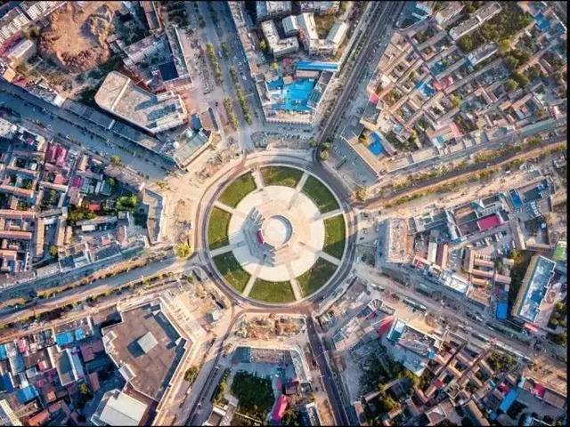 没红绿灯从不堵车这是一座比重庆还魔幻的八卦城