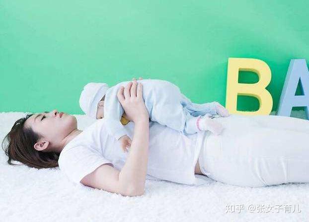 宝宝多大适合抬头训练别以为越早越好可能影响宝宝脊椎发育
