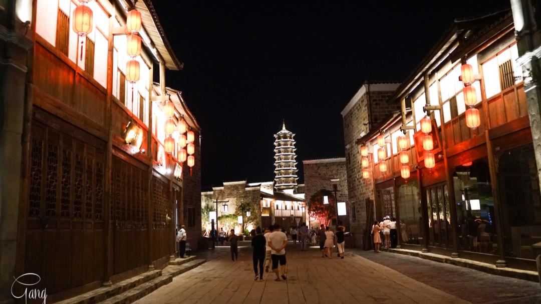 江西抚州文昌里老街作为东方戏圣汤显祖的故乡夜景真美