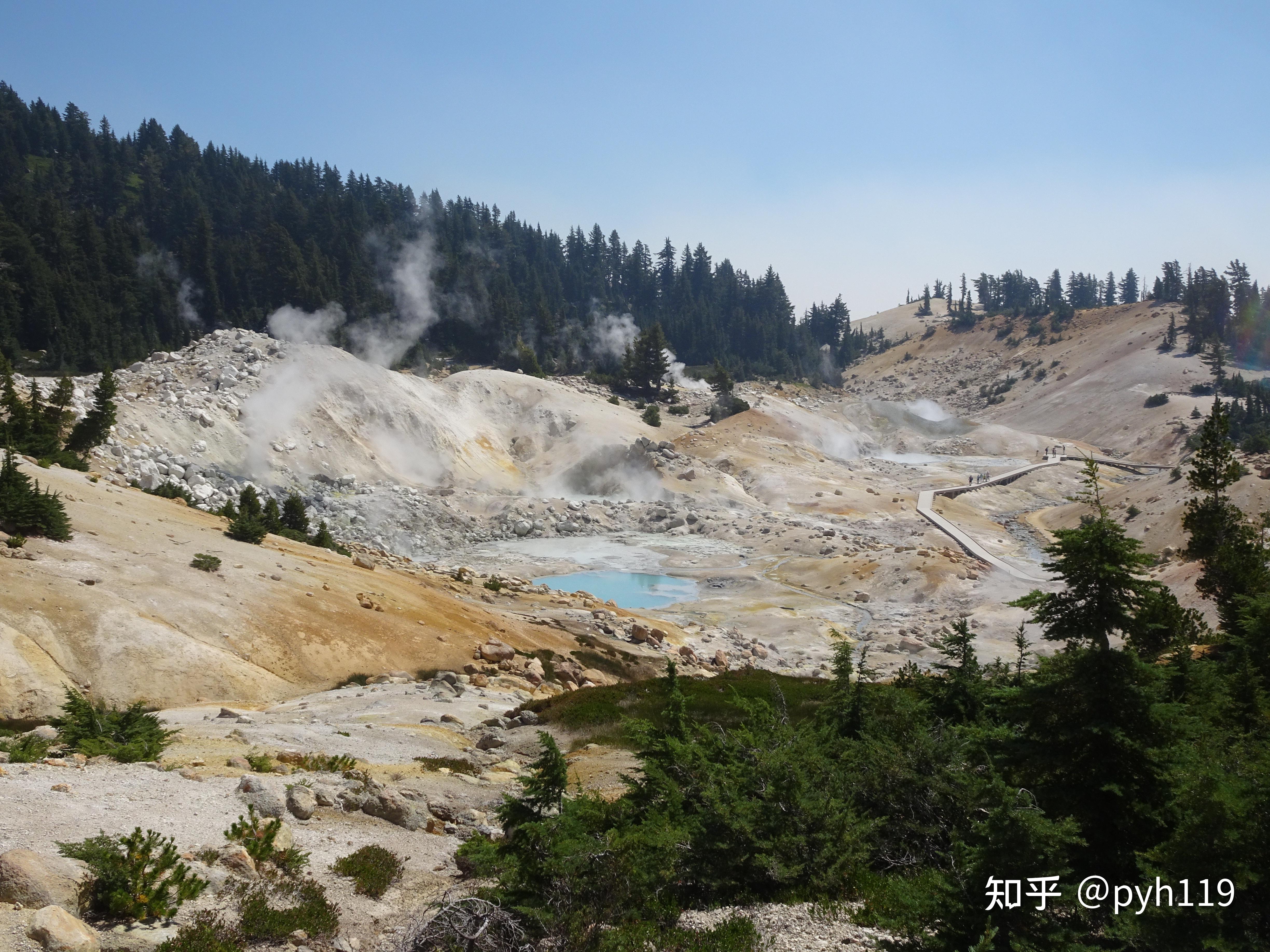 穹丘下的熔岩拉森火山国家公园