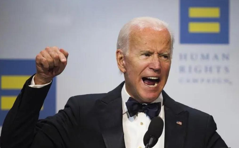 内战一触即发大批坦克装甲车奔赴边境得州副州长严厉警告拜登