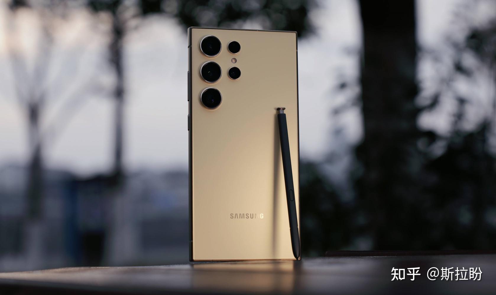 充电,后置旗舰四摄分别是三星hp2 sx主摄2亿像素,索尼imx854潜望长焦