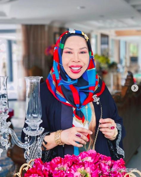 Datuk Seri Vida Reportedly Dating Man who Meets All Her Husband