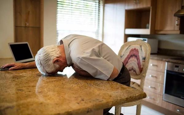 【星医百】手脚麻木是危险信号,很多人却不当回事