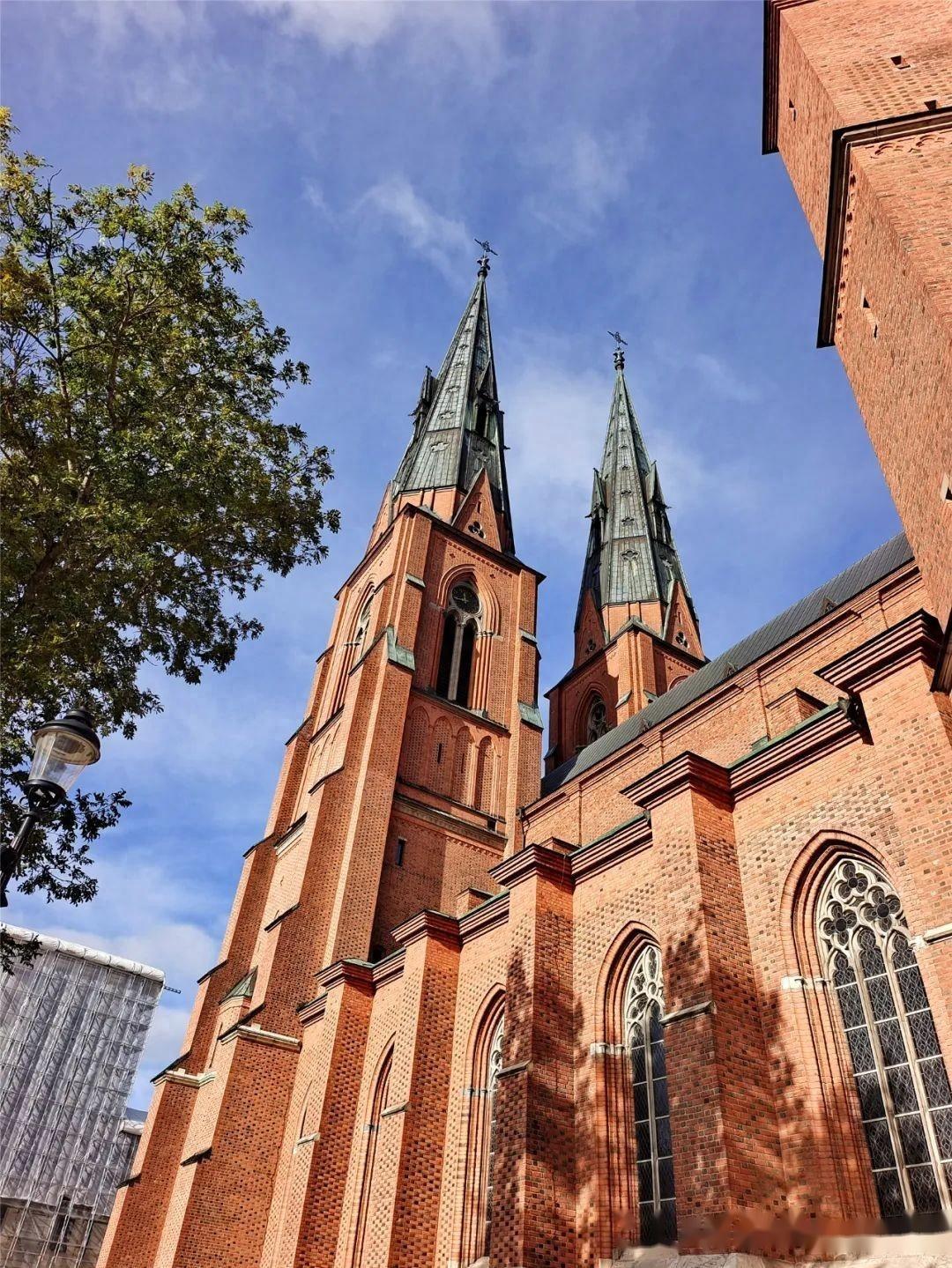 秋正浓,瑞典最美秋色不在斯京,而是距首都70公里的历史宗教名城