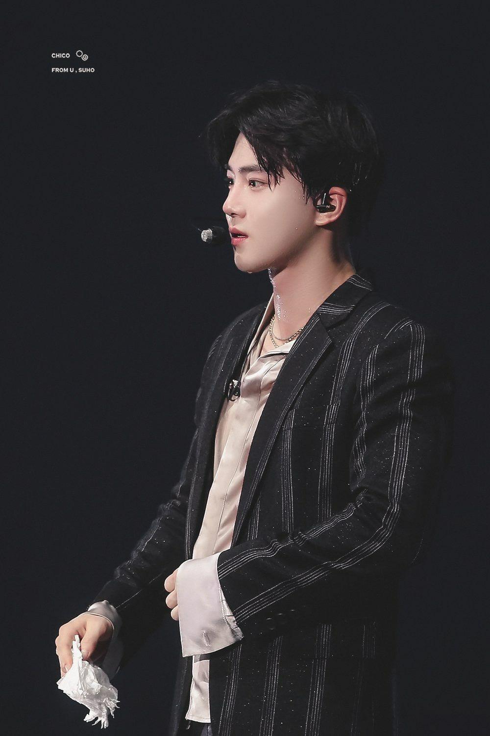 有哪些exo队长suho的好看的当壁纸的图片嘛? - 知乎