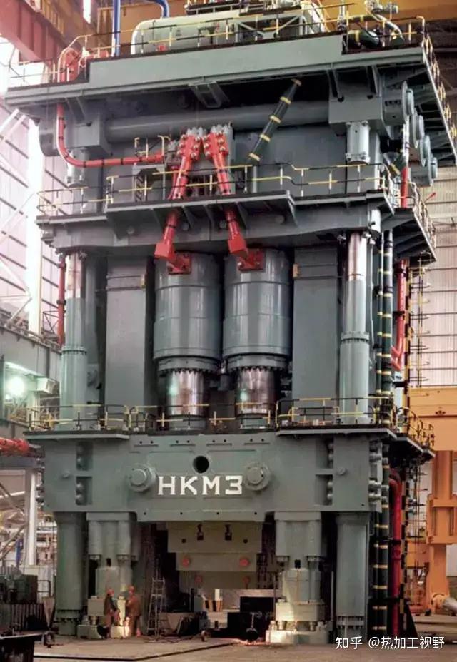 大型打铁现场来看看8万吨模锻压力机是怎么干活的