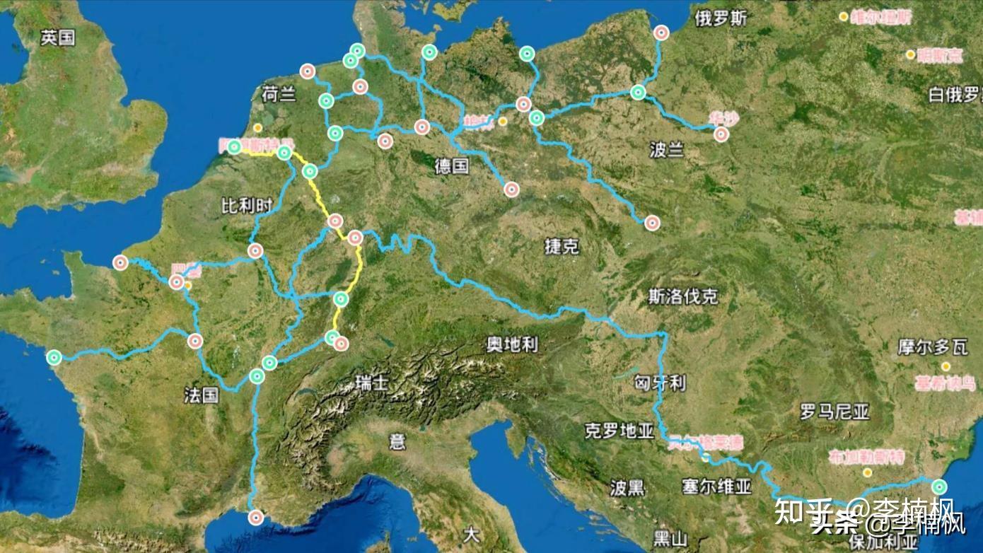 莱茵河是一条国际河流,全长1320公里,河口平均径流量为2500立方米/秒