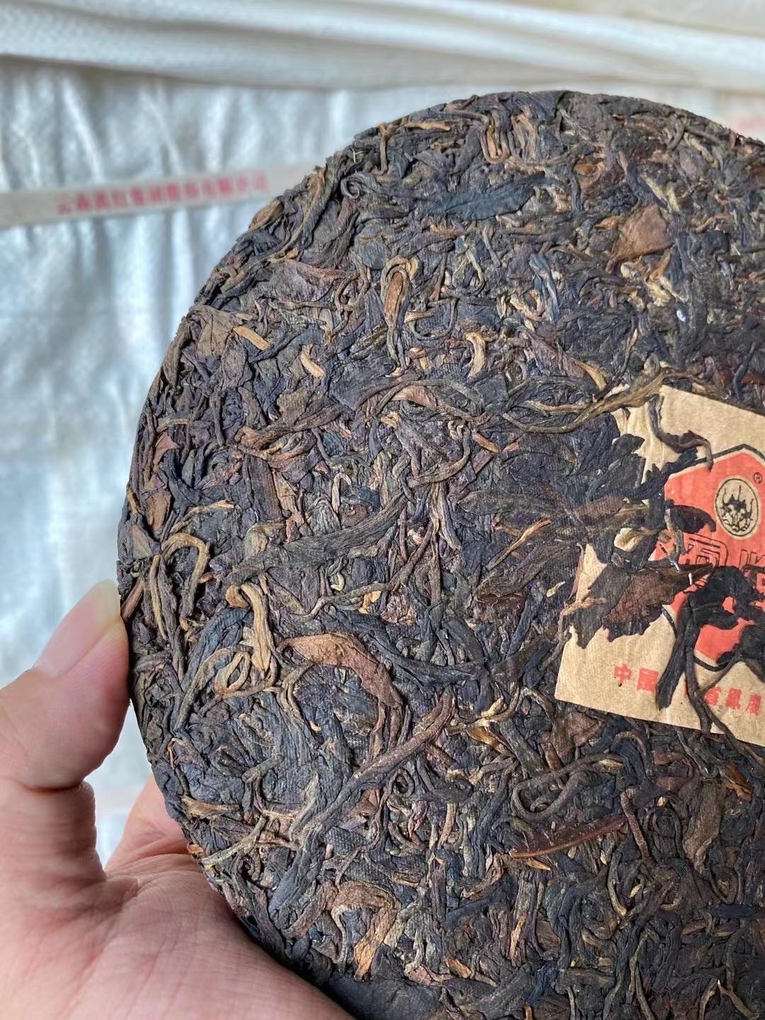 2003年 首批凤牌f7815生普洱茶饼,云南省凤庆茶厂 - 知乎