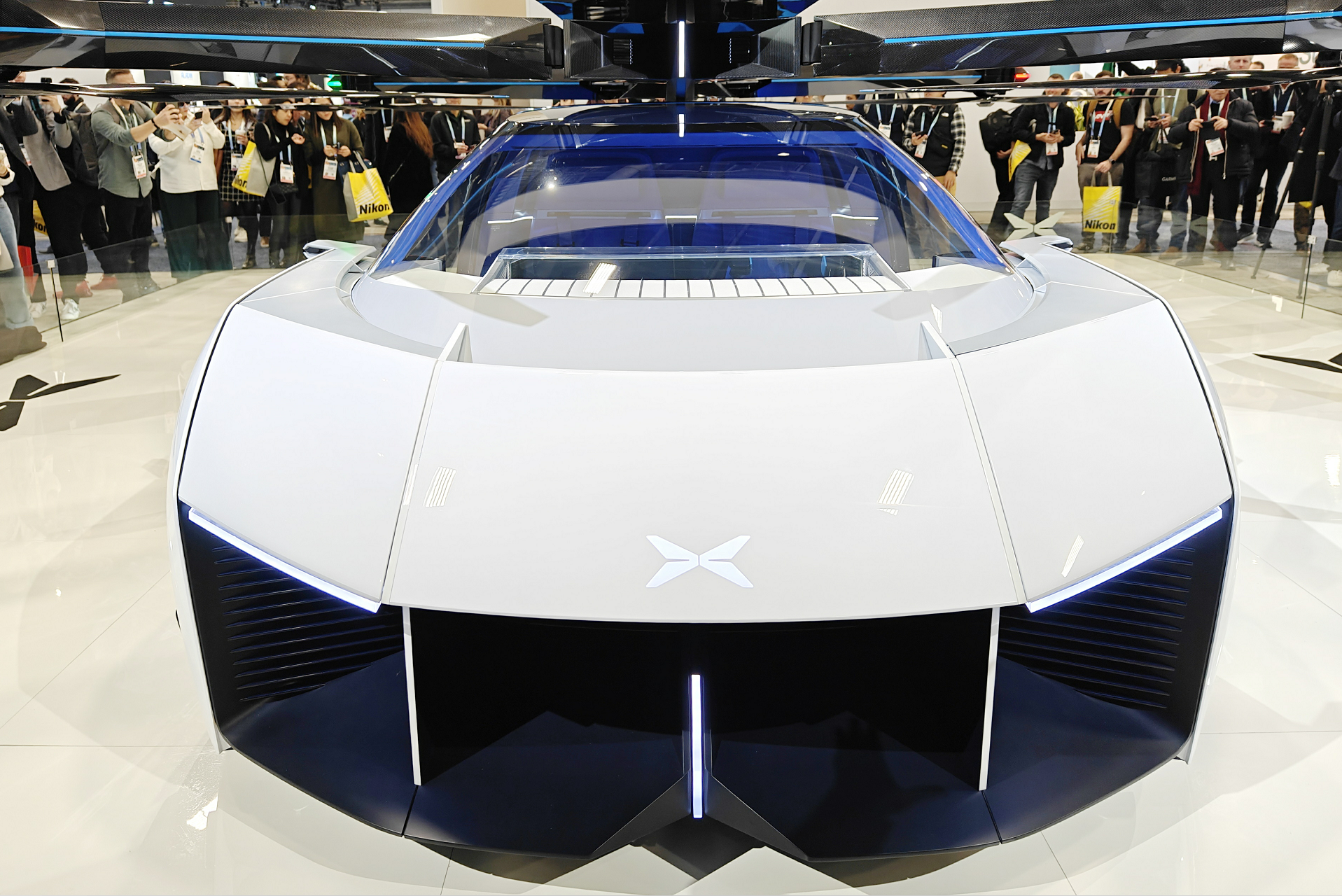 空中立体交通初现曙光 小鹏飞行汽车惊艳ces 2024