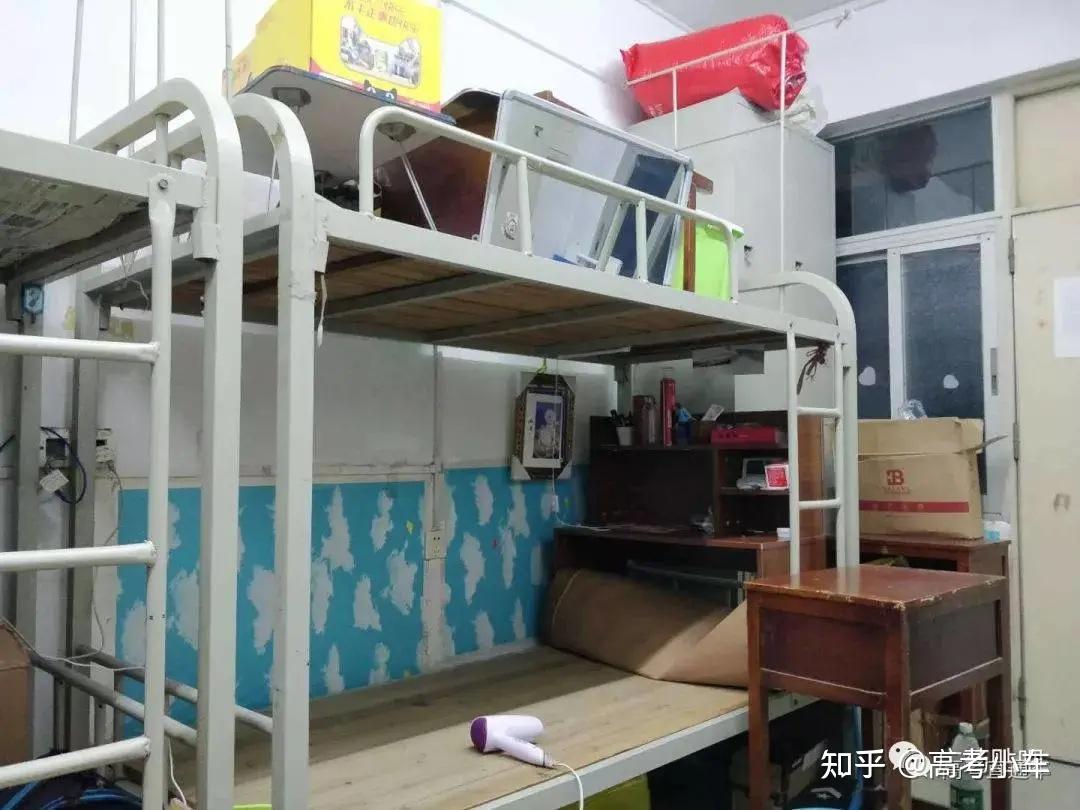 真的假的广东这些高校宿舍竟然还没装空调