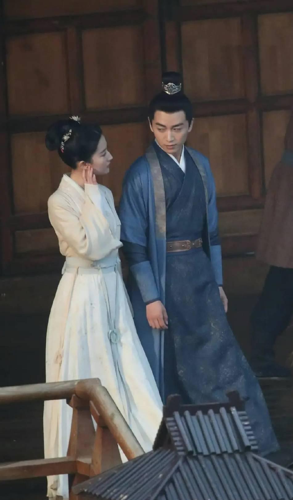 刘亦菲陈晓梦华录路透照甜蜜对视氛围感十足