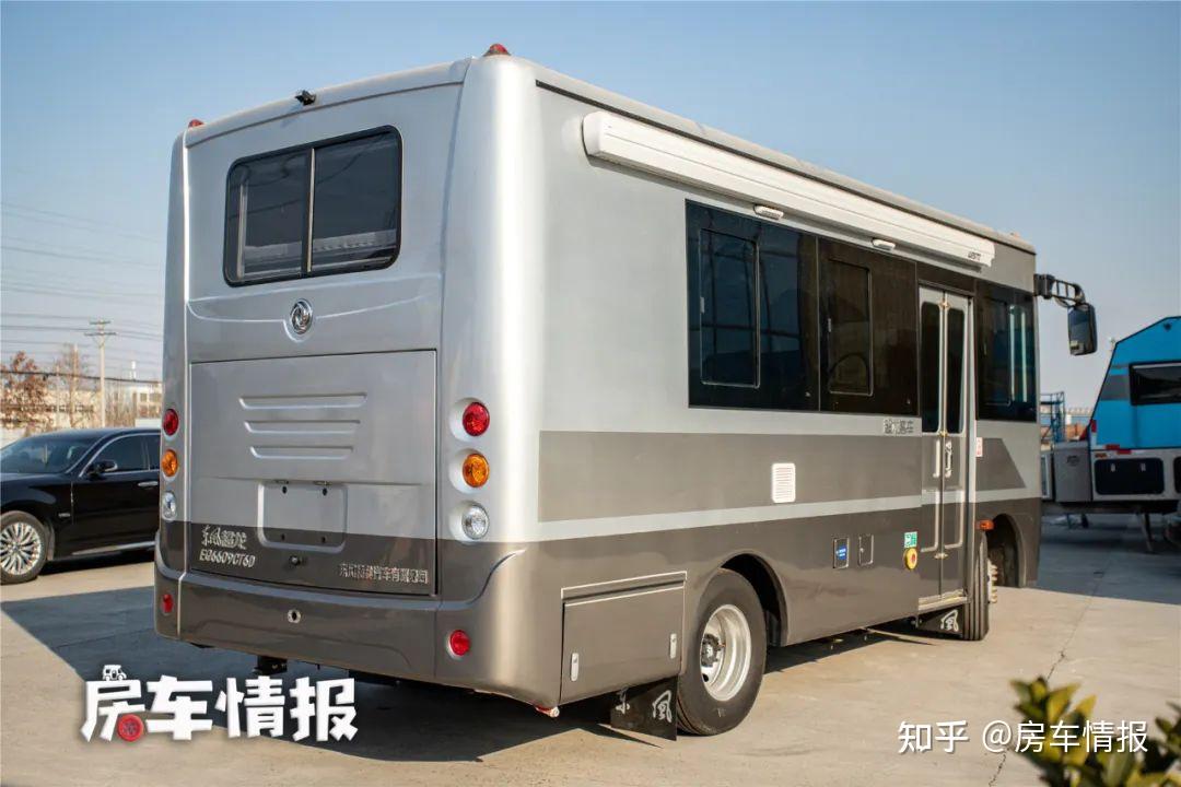 20多万东风超龙中巴房车,配2.4t动力同级空间之最 - 知乎