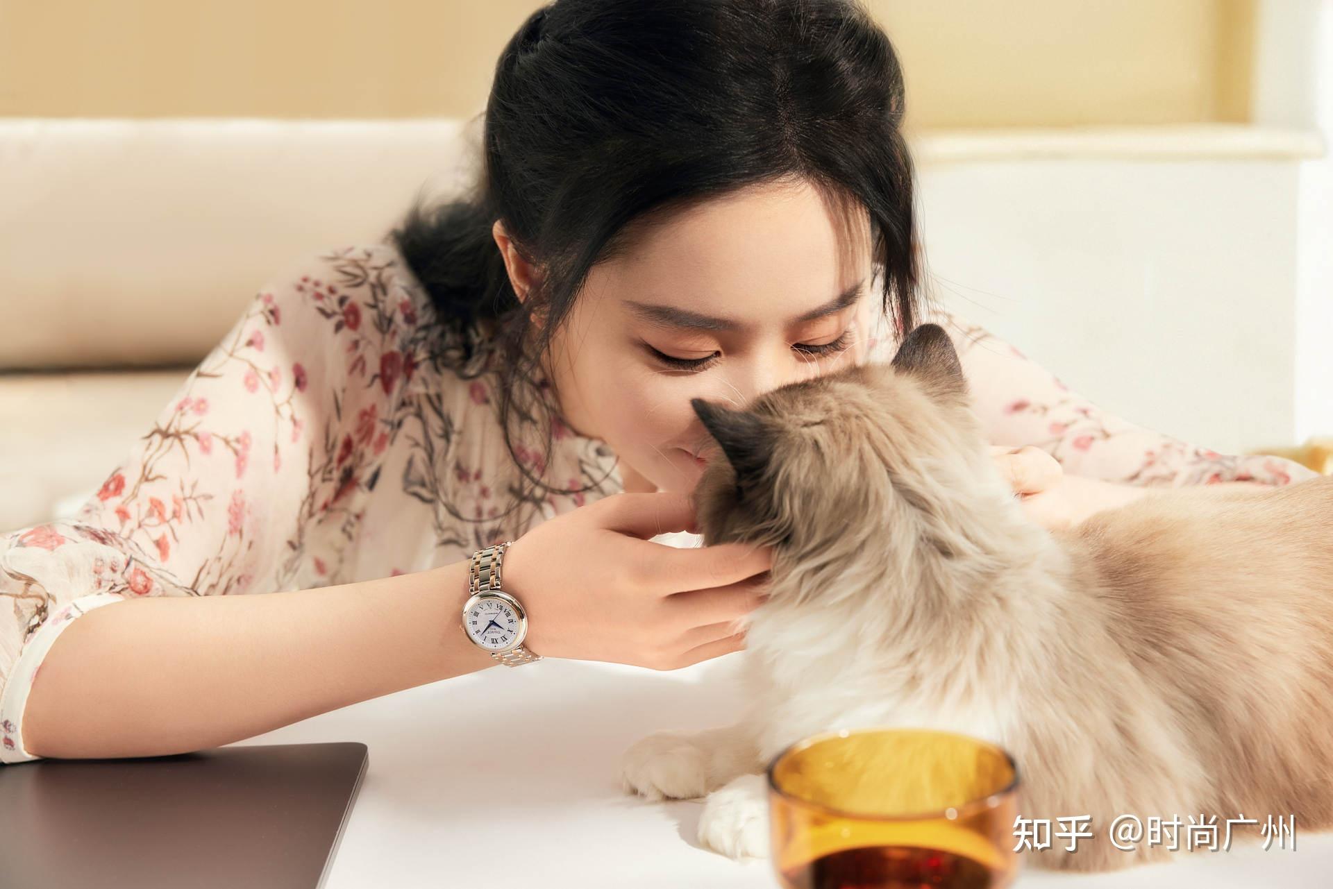 时尚广州新媒体|天梭携刘亦菲发布发光吧小美人广告|广州时尚媒体