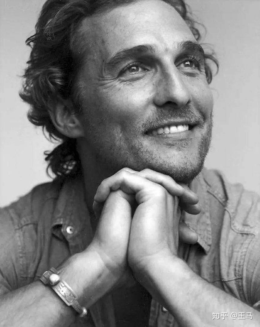 长得像的吧厄斐琉斯伊娃格林,这个应该是公认的,气质完美契合妖姬年轻