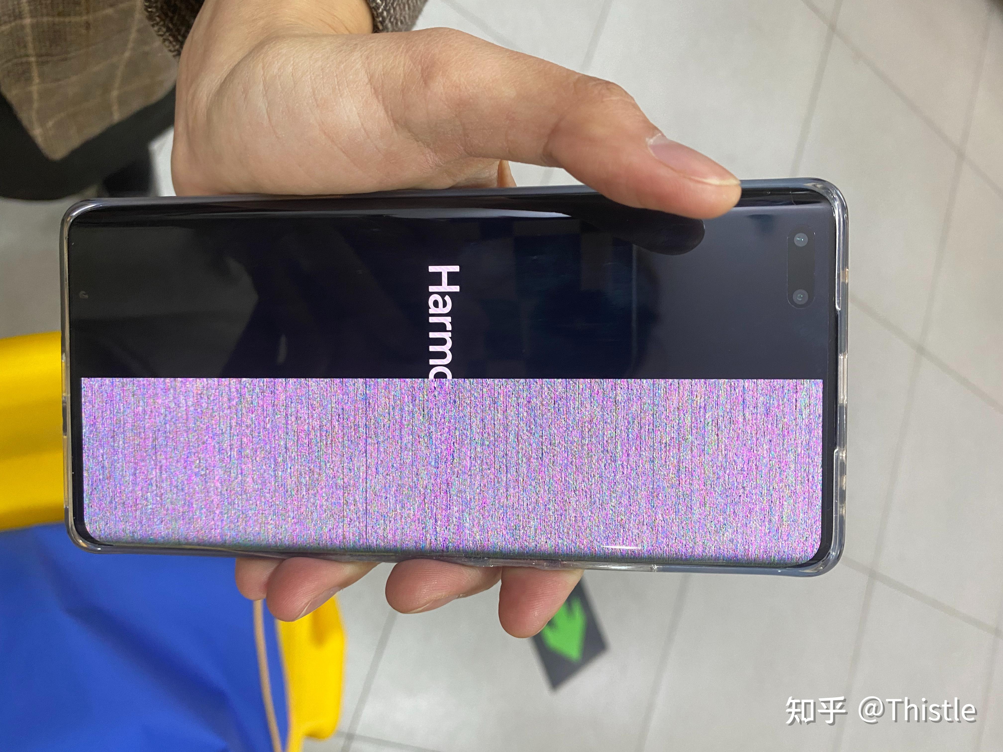 华为手机mate40pro无磕碰出现花屏绿光闪烁客服说是静电该如何处理