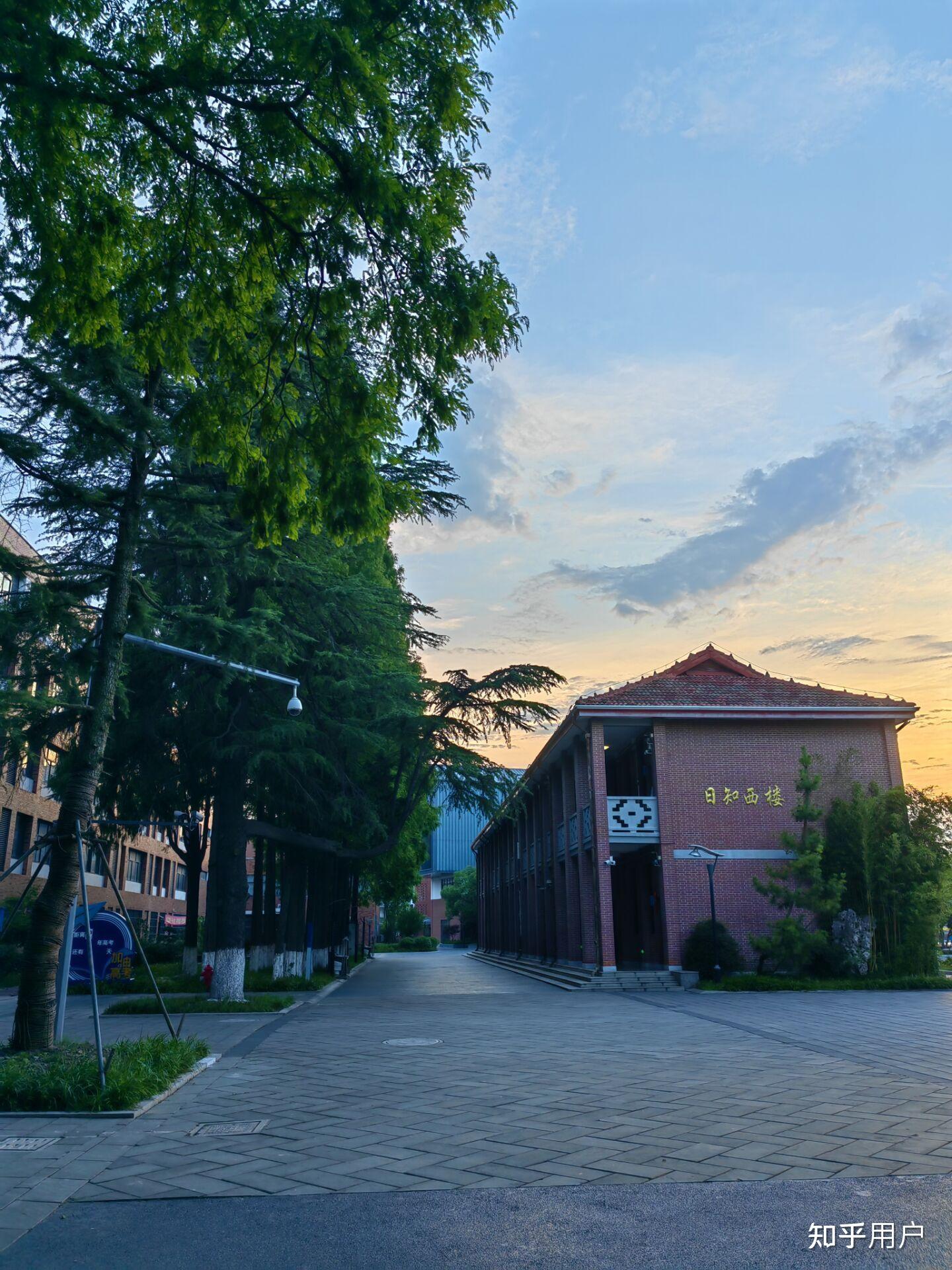 在昆山柏庐高级中学上学任教是怎样一种体验