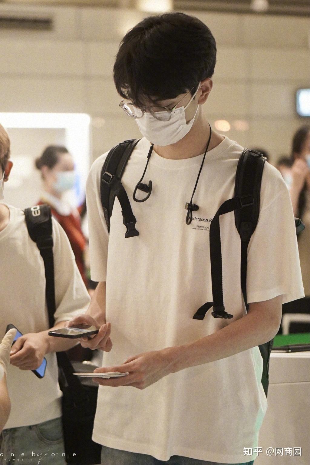 少女杀手林一日常穿搭更是满足了广大网友对未来男友的所有幻想