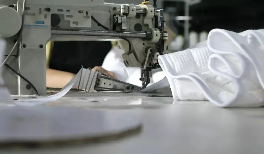 7600mm(1800 2000 1800 2000)为了让上下拉链层严丝合