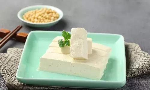 炖豆腐怎么不容易烂 v2-9f4f815883f53c4fb59ceaa8b586dae8_r.jpg