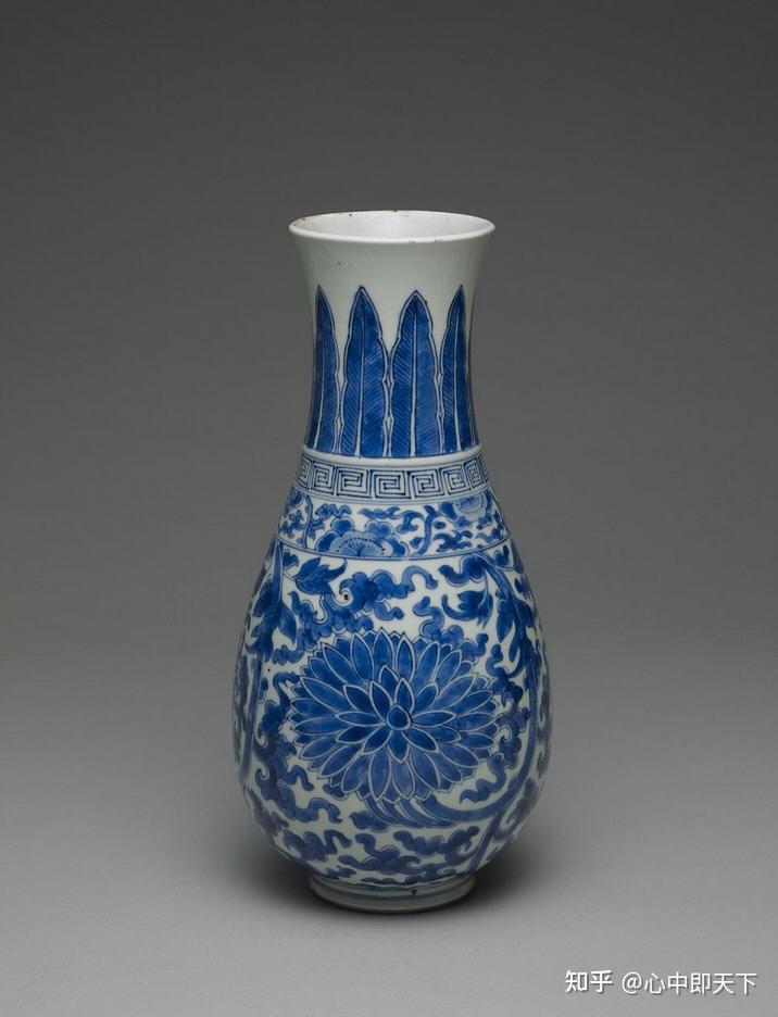 清代早期景德镇官窑宣德款青花缠枝菊花纹瓶- 知乎
