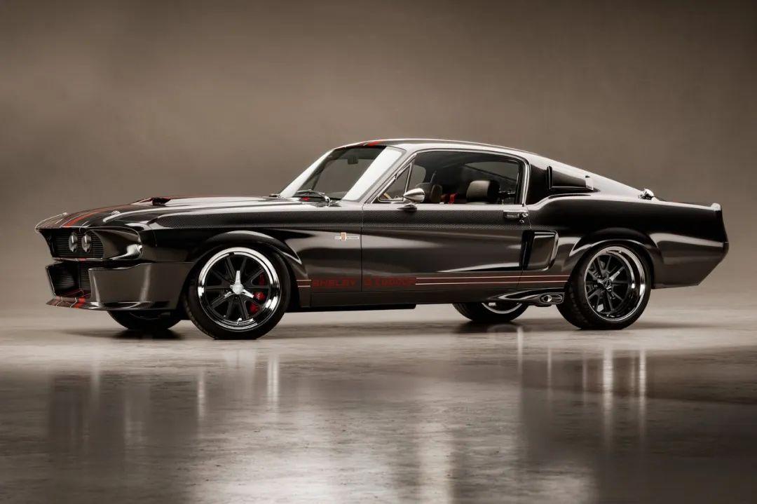 全碳纤维初代野马800匹谢尔比gt500cr